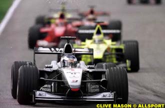 Barrichello and Trulli close the gap to Hakkinen