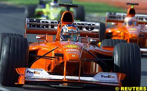 Drivers pushing to set the fastest time in qualifying