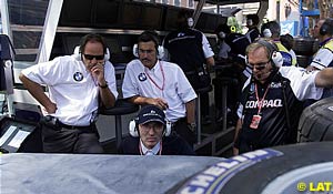 Williams-BMW upper management meeting at the 2001 Monaco GP