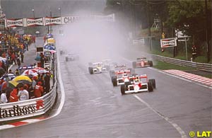 Senna leads at the start of the 1989 Belgian GP