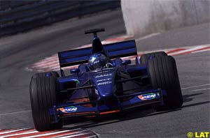 At Monaco, one of his favourites tracks, Alesi returned to the points after more than a year