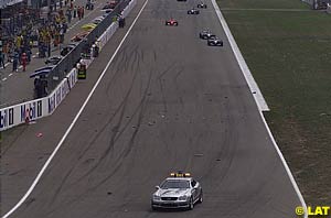 The safety car manouvering inbetween the carbon fibre at Hockenheim 