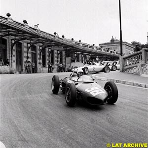 Hill (Ferrari 156) leads Jo Bonnier (Porsche 787) out of the Old Station Hairpin in Monza, 1961