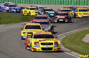 Laurent Aiello leads the pack at the start