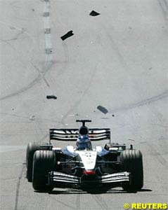 Raikkonen's tyre explodes in qualifying