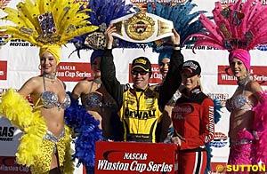 Winner Matt Kenseth celebrates with some Las Vegas regulars