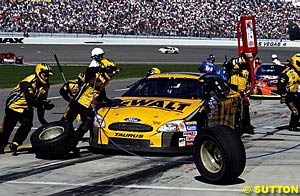 Matt Kenseth pits on the way to victory