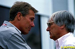 Pollock talking to Ecclestone