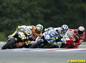 Valentino Rossi leads Sete Gibernau and Troy Bayliss