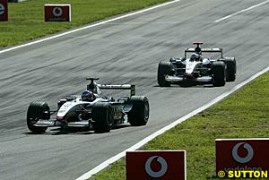 Raikkonen leads Coulthard