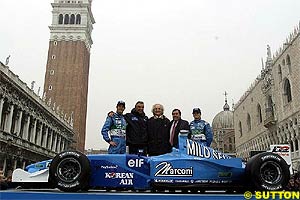 Renault unveiled their 2001 car in Venice
