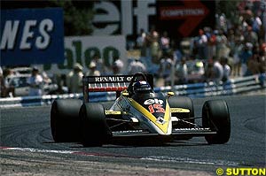 Rene Arnoux drives the RE60B in 1985