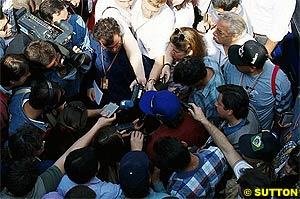 The press talks to Senna, Imola 1994