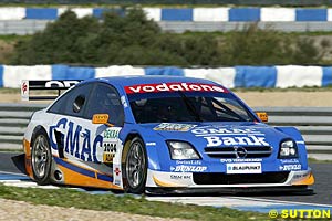 Laurent Aiello testing the Opel Vectra GTS V8