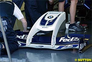 Williams mechanics at work at Valencia