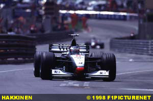 Hakkinen heads for victory