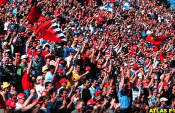 The famous Tifosi, Italy 1998