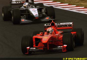 Irvine leads Coulthard