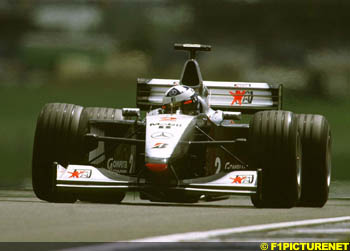 Coulthard leaps into the WC battle at Silverstone