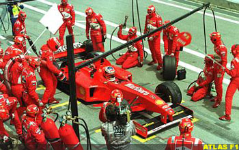 Spain 1998 - Ferrari pits