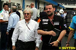 Teams, Ecclestone Put Pressure on Ferrari