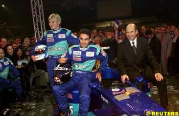 Sauber drivers Mika Salo and Pedro Diniz with team boss Peter Sauber at the launch, today