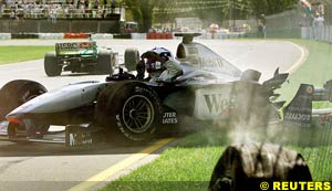 Coulthard crashes during qualifying