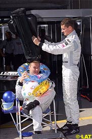 Hakkinen and Coulthard joke after today's race